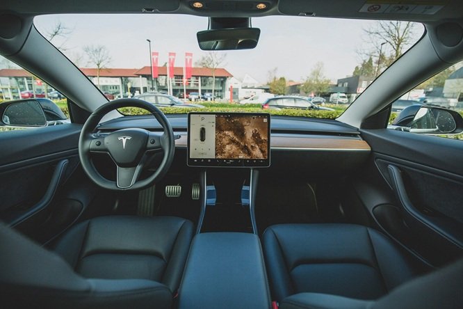 How Car Dashboards Are Becoming More Like Smartphones